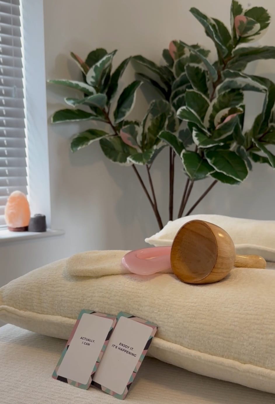 Body1st treatment bed with tools and calming decor